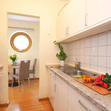 Apartmán Kaiservillen - 1-raum-ferienwohnung Mit Terrasse Dg23 *
